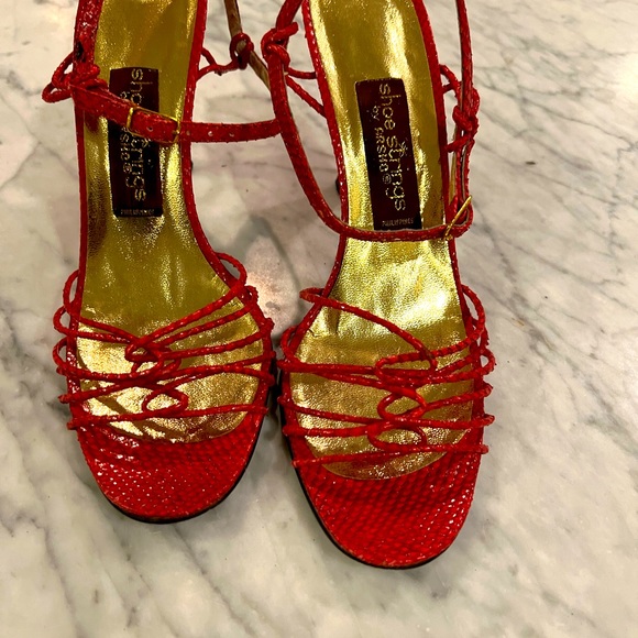Vintage 80s Red Strappy Heels.  Shoe Strings by Arsho size 7 1/2  or 7.5 - Picture 3 of 6
